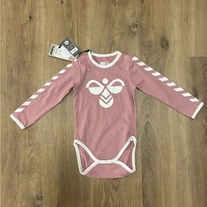 NWT organic cotton long sleeve 2T onesie dusty‎ rose color with a bee